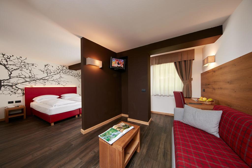 Hotel Valacia Pozza di Fassa Cameră foto