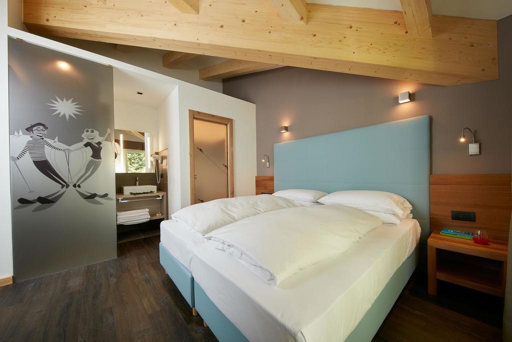 Hotel Valacia Pozza di Fassa Cameră foto